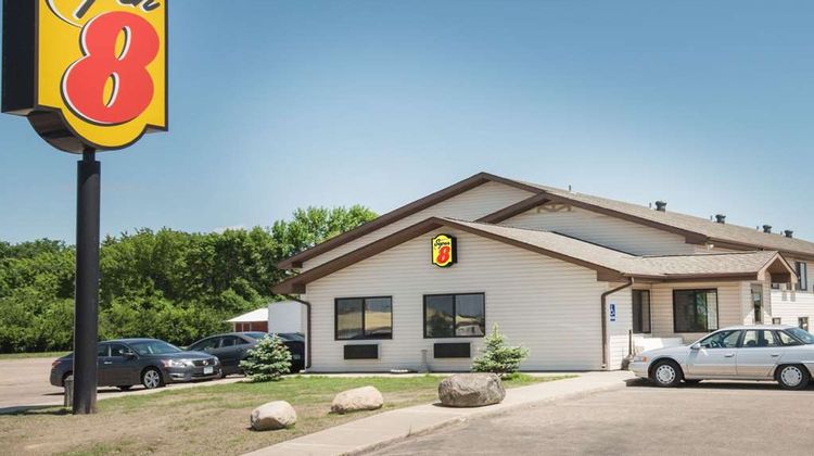 Super 8 Jamestown Exterior