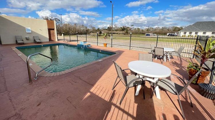 Days Inn Rayne Pool