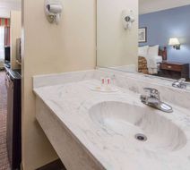 Days Inn Rayne Room