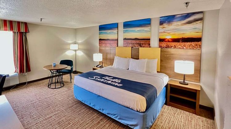 Days Inn Rayne Room