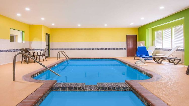 Super 8 Port Arthur/Nederland Area Pool