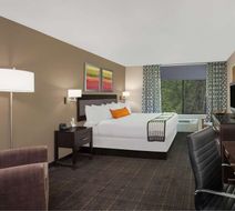 Wingate by Wyndham Columbia Room