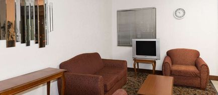 Super 8 by Wyndham Pompano Beach Lobby