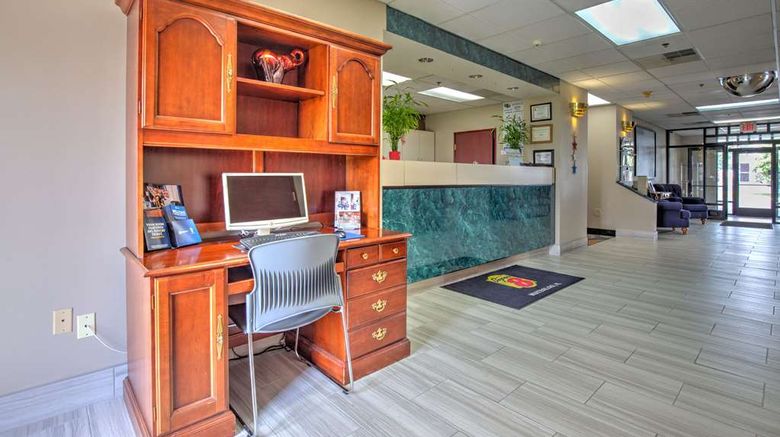 <b>Super 8 Waterloo Lobby</b>. Images powered by <a href="https://iceportal.shijigroup.com/" title="IcePortal" target="_blank">IcePortal</a>.