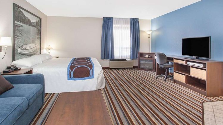 Super 8 Fort Frances Room