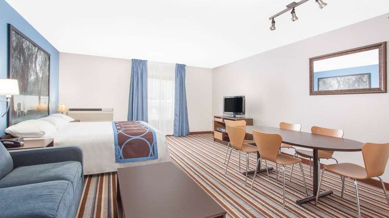 <b>Super 8 Fort Frances Room</b>. Images powered by <a href="https://iceportal.shijigroup.com/" title="IcePortal" target="_blank">IcePortal</a>.