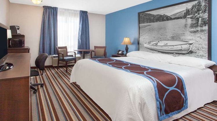 Super 8 Fort Frances Room
