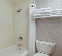 Travelodge Redding Room