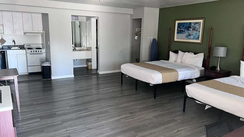 <b>Travelodge Redding Room</b>. Images powered by <a href="https://iceportal.shijigroup.com/" title="IcePortal" target="_blank">IcePortal</a>.