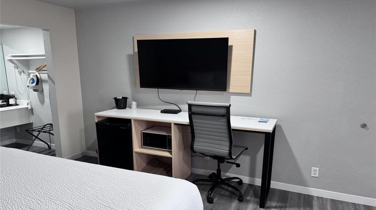 Travelodge Redding Room