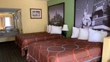 Super 8 by Wyndham Nashville Room