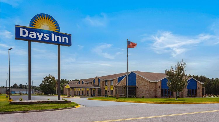 Days Inn Eagle River Exterior