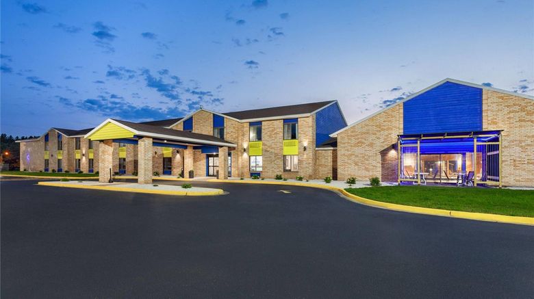 <b>Days Inn Eagle River Exterior</b>. Images powered by <a href="https://iceportal.shijigroup.com/" title="IcePortal" target="_blank">IcePortal</a>.