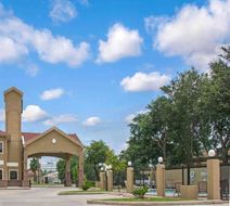 Super 8 Houston/Brookhollow NW Exterior