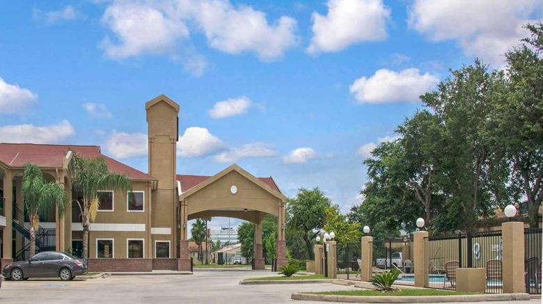 <b>Super 8 Houston/Brookhollow NW Exterior</b>. Images powered by <a href="https://iceportal.shijigroup.com/" title="IcePortal" target="_blank">IcePortal</a>.