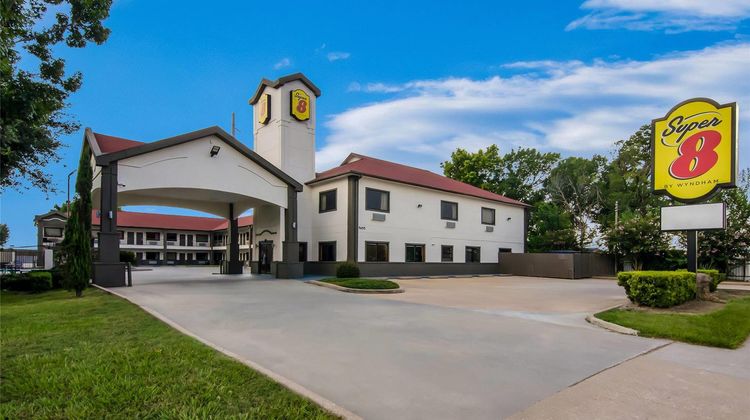 Super 8 Houston/Brookhollow NW Exterior
