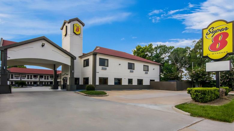Super 8 Houston/Brookhollow NW Exterior. Images powered by <a href="https://iceportal.shijigroup.com" target="_blank" rel="noopener">Ice Portal</a>.