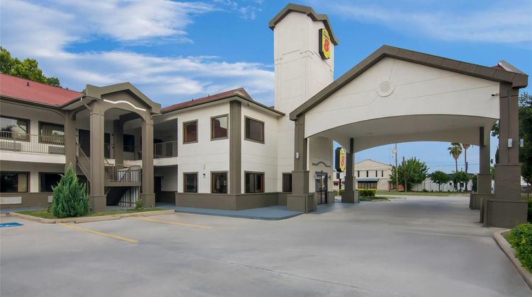Super 8 Houston/Brookhollow NW Exterior