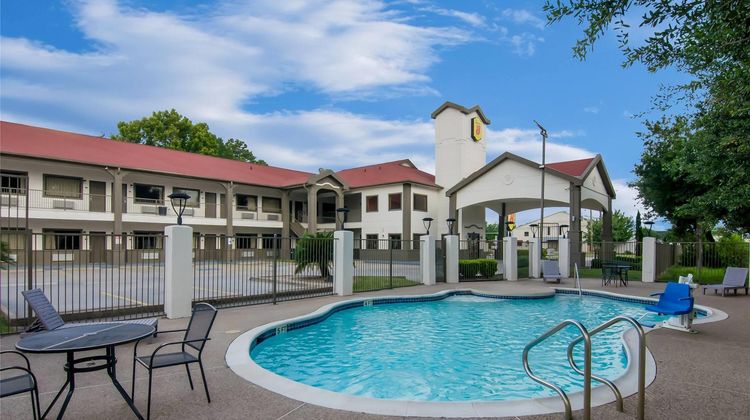 Super 8 Houston/Brookhollow NW Pool