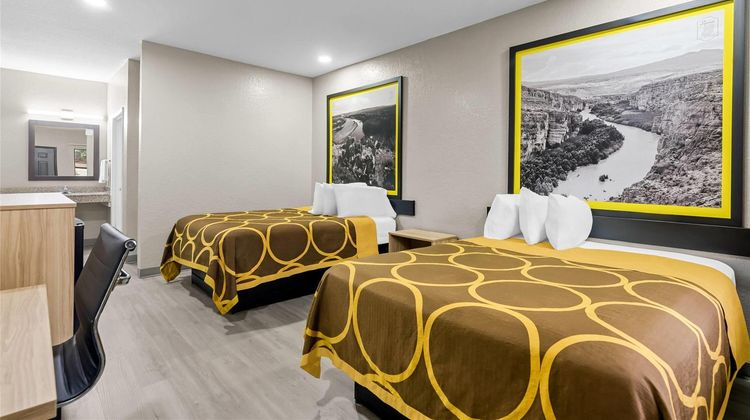 Super 8 Houston/Brookhollow NW Room