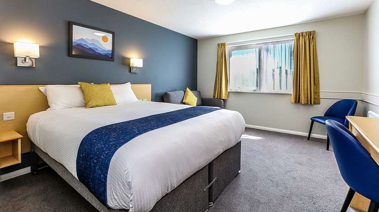 <b>Days Inn Fleet M3 Room</b>. Images powered by <a href="https://iceportal.shijigroup.com/" title="IcePortal" target="_blank">IcePortal</a>.