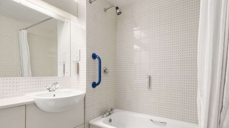 Days Inn Sheffield M1 Room