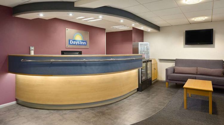 Days Inn Sheffield M1 Lobby
