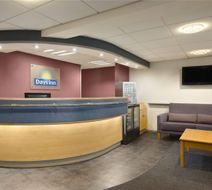 Days Inn Sheffield M1 Lobby