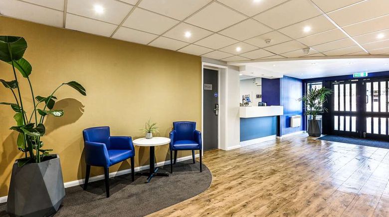 <b>Days Inn London Stansted Airport Lobby</b>. Images powered by <a href="https://iceportal.shijigroup.com/" title="IcePortal" target="_blank">IcePortal</a>.