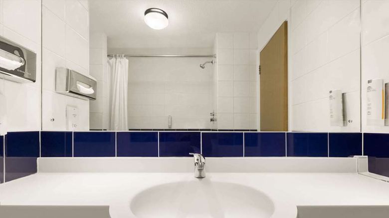 <b>Days Inn Leicester Forest East Room</b>. Images powered by <a href="https://iceportal.shijigroup.com/" title="IcePortal" target="_blank">IcePortal</a>.