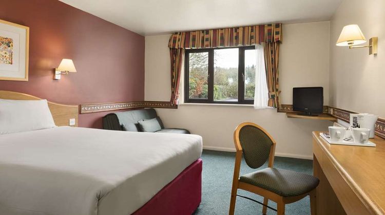 Days Inn Michaelwood M5 Room