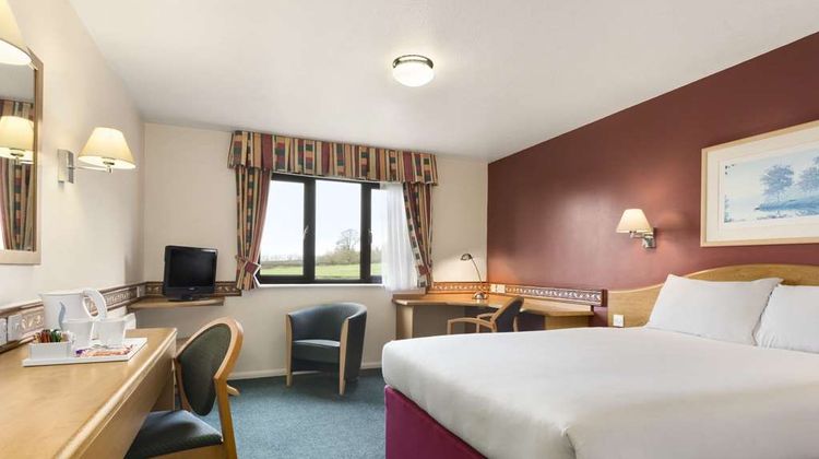 Days Inn Michaelwood M5 Room