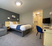 Days Inn Sedgemoor Room