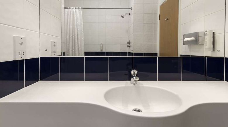 <b>Days Inn Donington A50 Room</b>. Images powered by <a href="https://iceportal.shijigroup.com/" title="IcePortal" target="_blank">IcePortal</a>.