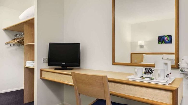 <b>Days Inn Bridgend Cardiff M4 Room</b>. Images powered by <a href="https://iceportal.shijigroup.com/" title="IcePortal" target="_blank">IcePortal</a>.