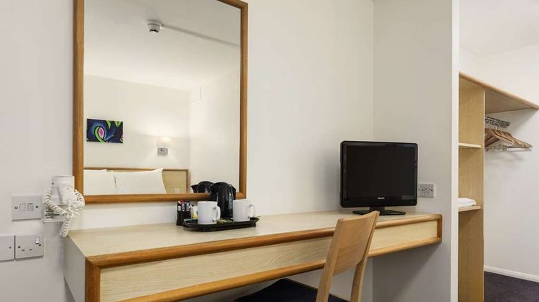 <b>Days Inn Bridgend Cardiff M4 Room</b>. Images powered by <a href="https://iceportal.shijigroup.com/" title="IcePortal" target="_blank">IcePortal</a>.