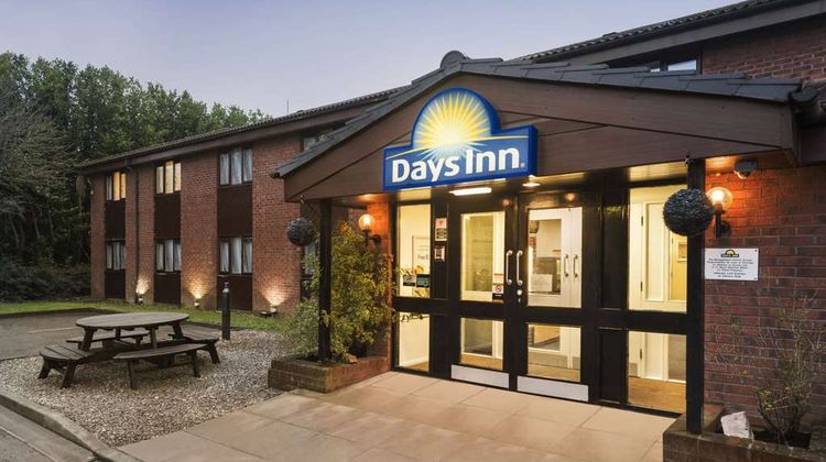 Days Inn Bridgend Cardiff M4 Exterior