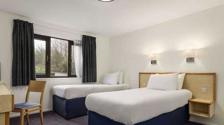 <b>Days Inn Bridgend Cardiff M4 Room</b>. Images powered by <a href="https://iceportal.shijigroup.com/" title="IcePortal" target="_blank">IcePortal</a>.