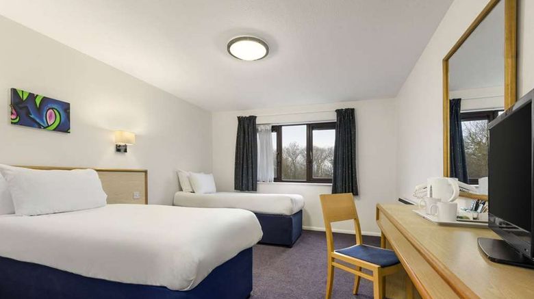 <b>Days Inn Bridgend Cardiff M4 Room</b>. Images powered by <a href="https://iceportal.shijigroup.com/" title="IcePortal" target="_blank">IcePortal</a>.
