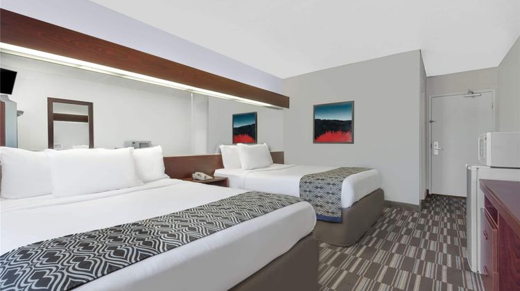 Microtel Inn & Suites by Wyndham London Room