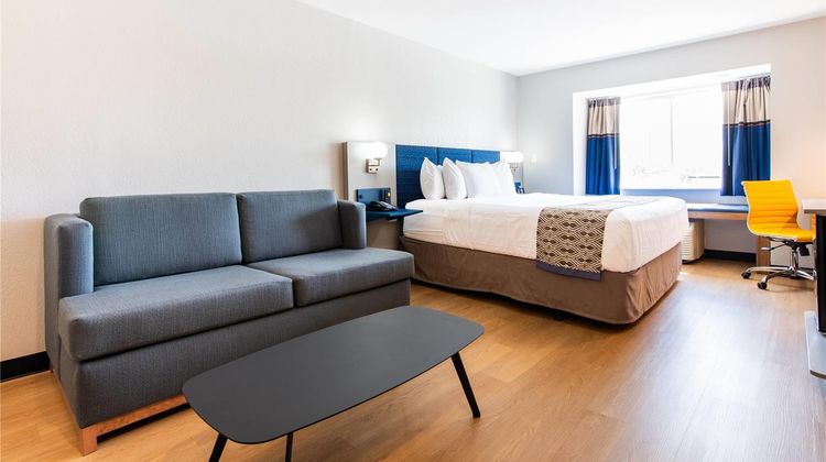 Microtel Inn & Suites by Wyndham London Suite