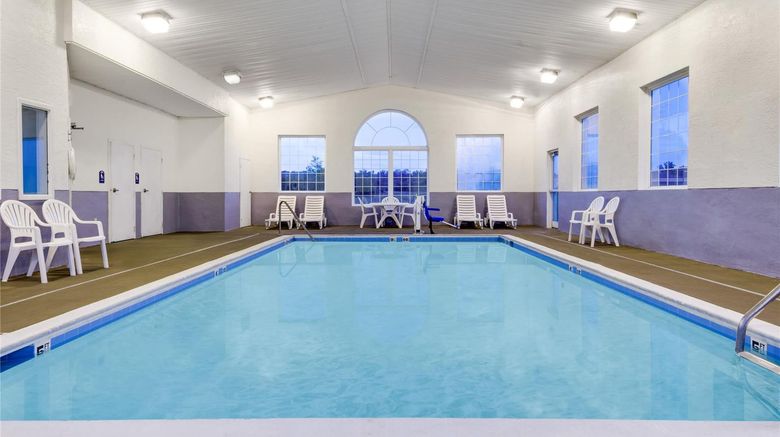 <b>Microtel Inn & Suites by Wyndham London Pool</b>. Images powered by <a href="https://iceportal.shijigroup.com/" title="IcePortal" target="_blank">IcePortal</a>.