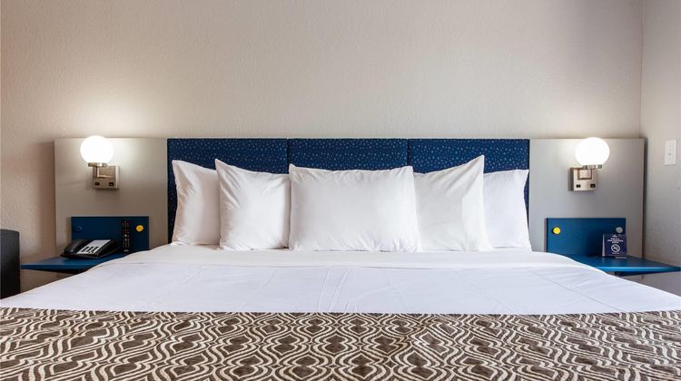 Microtel Inn & Suites by Wyndham London Suite