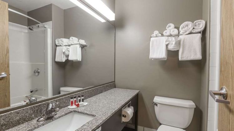 Super 8 Vermilion Room