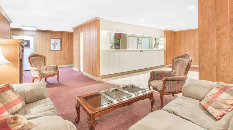 Howard Johnson Express Inn Staunton Lobby