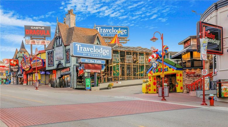 Travelodge Niagara Falls at the Falls Exterior. Images powered by <a href="https://iceportal.shijigroup.com" target="_blank" rel="noopener">Ice Portal</a>.