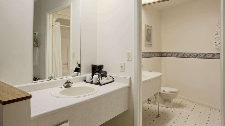 Tru by Hilton Bracebridge ON Room