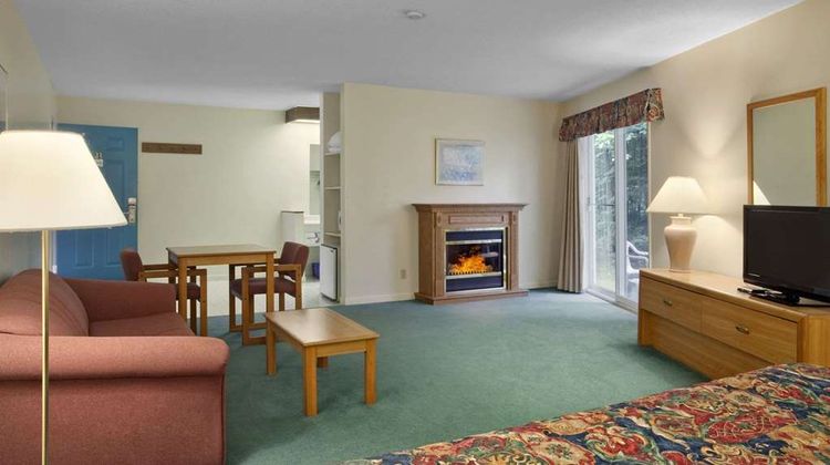 Tru by Hilton Bracebridge ON Suite