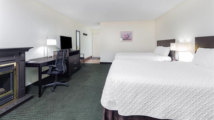 Tru by Hilton Bracebridge ON Suite