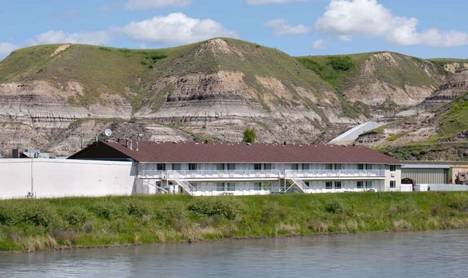 Travelodge Drumheller Exterior